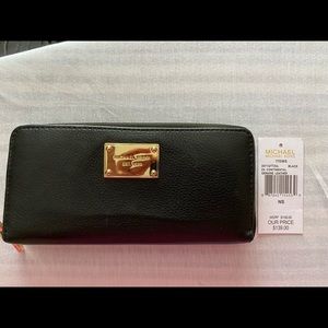 EUC MICHAEL KORS JET SET CONTINENTAL GENUINE LEATHER BLACK WALLET